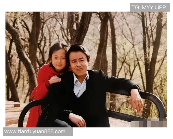 足球明星纷纷迎来儿子新生代球场外的父爱与传承之路